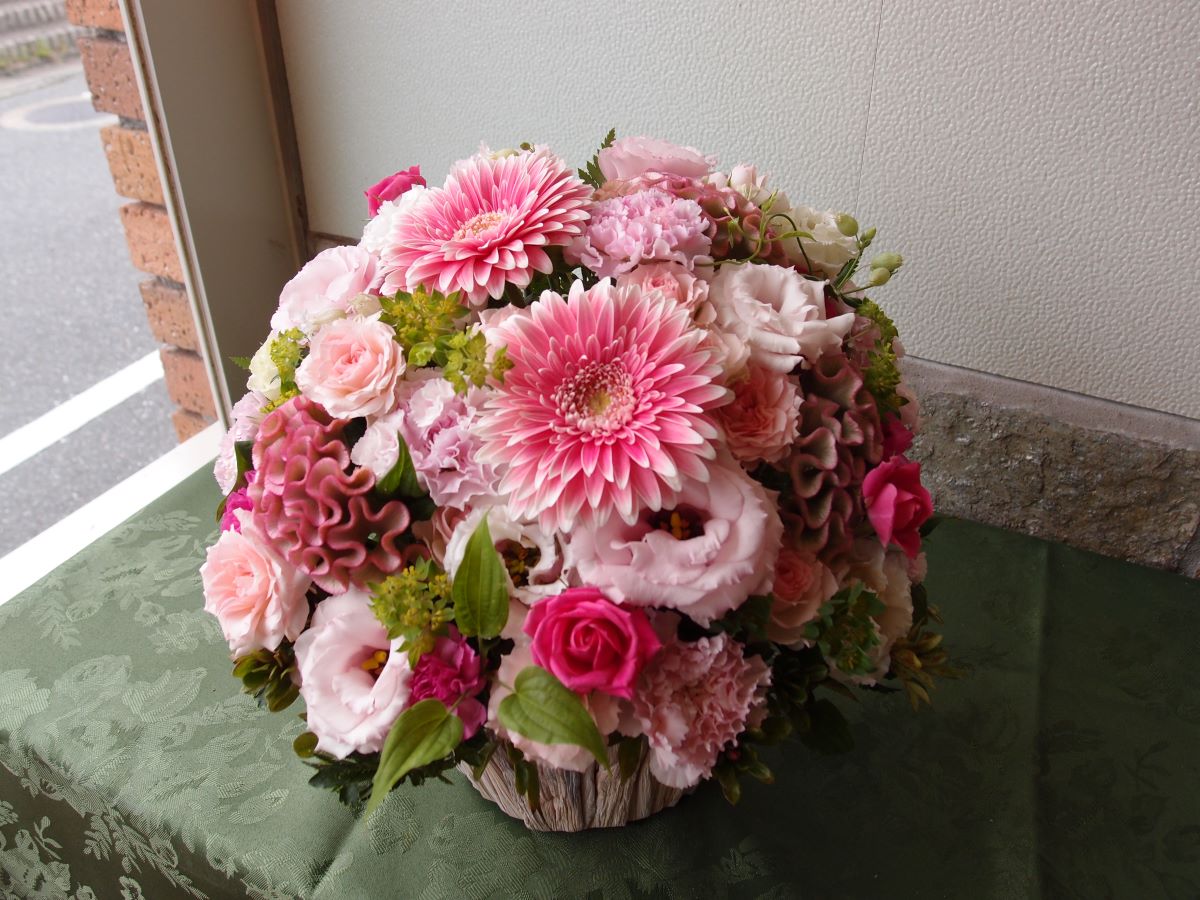 花ののぐち 福岡糟屋郡志免町のお花屋さん 自信を持って選び抜いた品質のよい花を多く揃えて お客さまのご来店をお待ちしております
